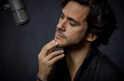 Ο Jack Savoretti “χτυπάει” με τρίτο super single … To “Love Is On The Line”