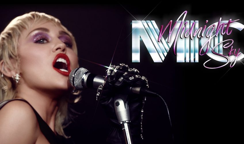 Η παγκόσμια superstar, Miley Cyrus, παρουσιάζει το νέο της τραγούδι “Midnight Sky”.