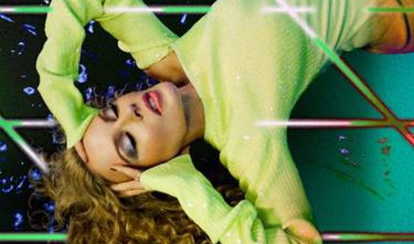 Το “Real Groove” είναι το νέο single της Kylie Minogue.