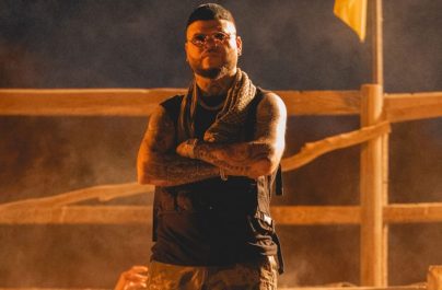 Ο πολυεπιτυχημένος τραγουδοποιός, Farruko, γράφει ιστορία μια ακόμη φορά με τη παγκόσμια επιτυχία του “PEPAS”.