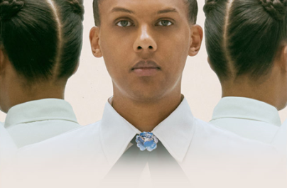 Με αυτό τo single ο Stromae απευθύνεται σε όλους όσους εργάζονται, ενώ κάποιοι άλλοι την ίδια στιγμή κάνουν parties.