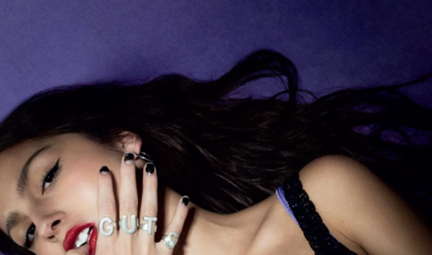 Καθώς αναμένεται η κυκλοφορία του single “Vampire” της Olivia Rodrigo στις 30/6,  η νεαρή superstar ανακοινώνει το νέο της άλμπουμ με τίτλο “Guts” για τις 8 Σεπτεμβρίου.