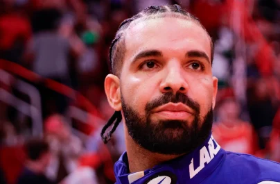 Ο Drake γράφει ιστορία καταλαμβάνοντας και τις τρεις πρώτες θέσεις στο αμερικανικό chart άλμπουμ
