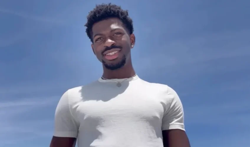 Ο Lil Nas X μιλά ανοιχτά για τη διάγνωση διπολικής διαταραχής και την πορεία αποκατάστασής του