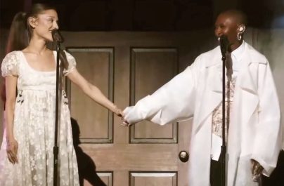 Η Ariana Grande επανενώνεται με τη Cynthia Erivo στη συναυλία της στο Λονδίνο