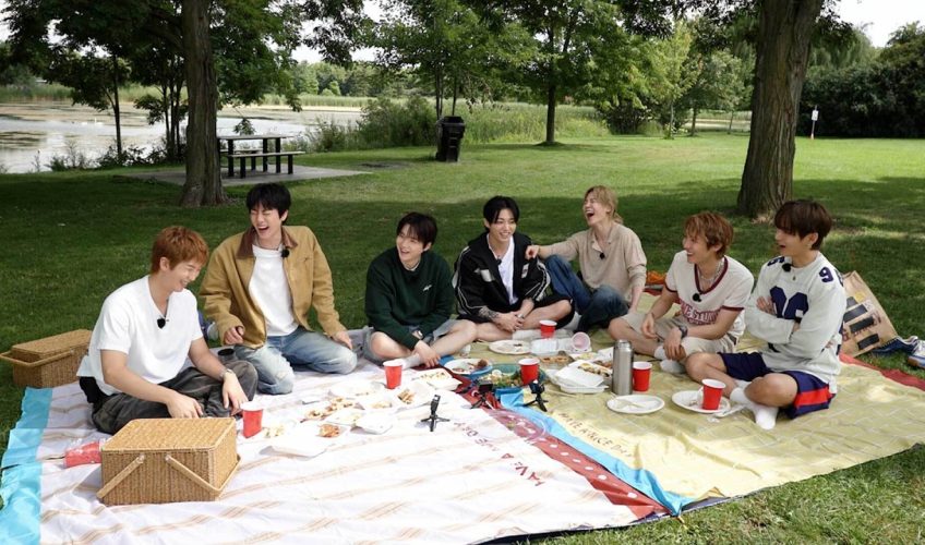 Οι BTS επιστρέφουν με το «Run BTS!» και έναν αγώνα Pickleball στο Τορόντο